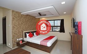 Oyo Flagship 11549 Crystal Inn