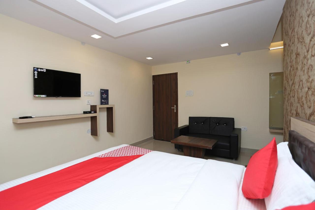 Oyo Flagship 11549 Crystal Inn Jamshedpur Exterior photo