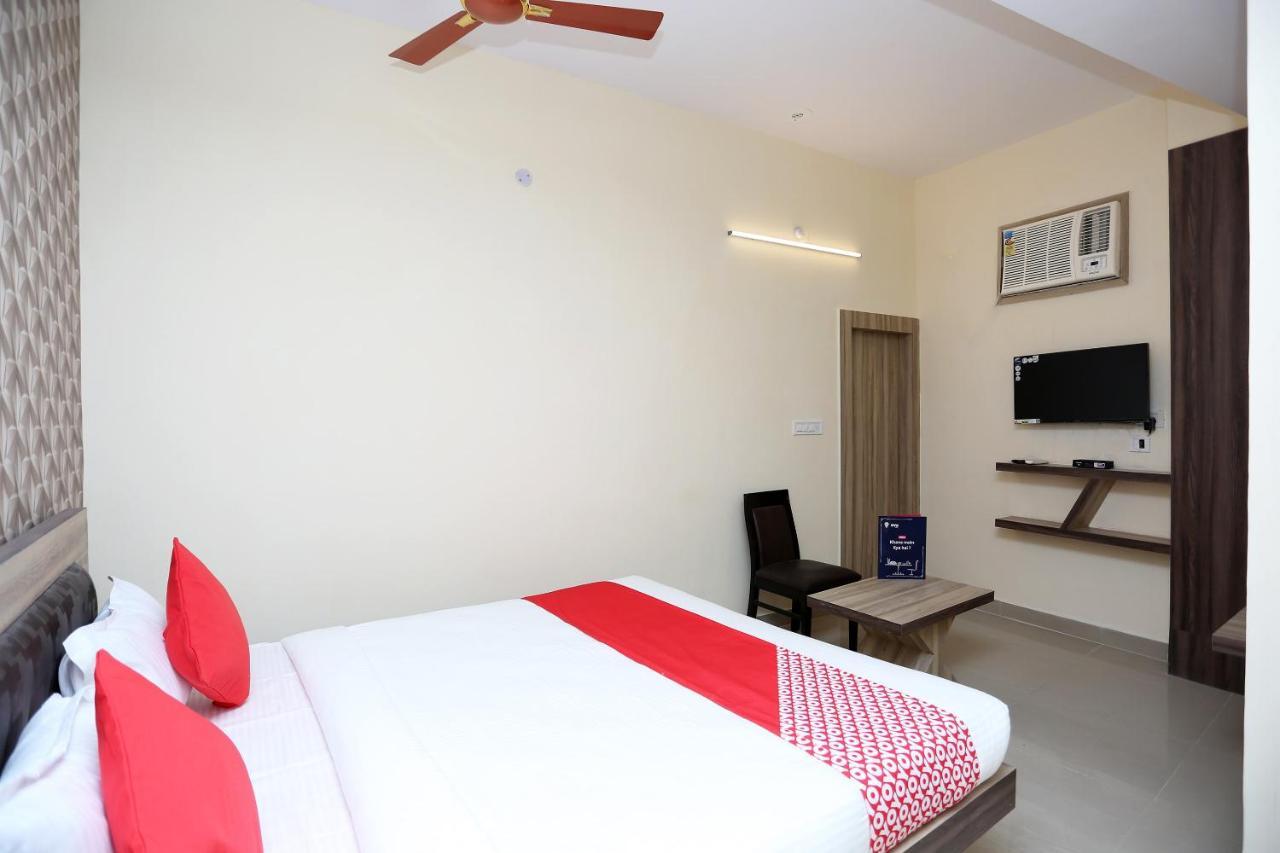 Oyo Flagship 11549 Crystal Inn Jamshedpur Exterior photo